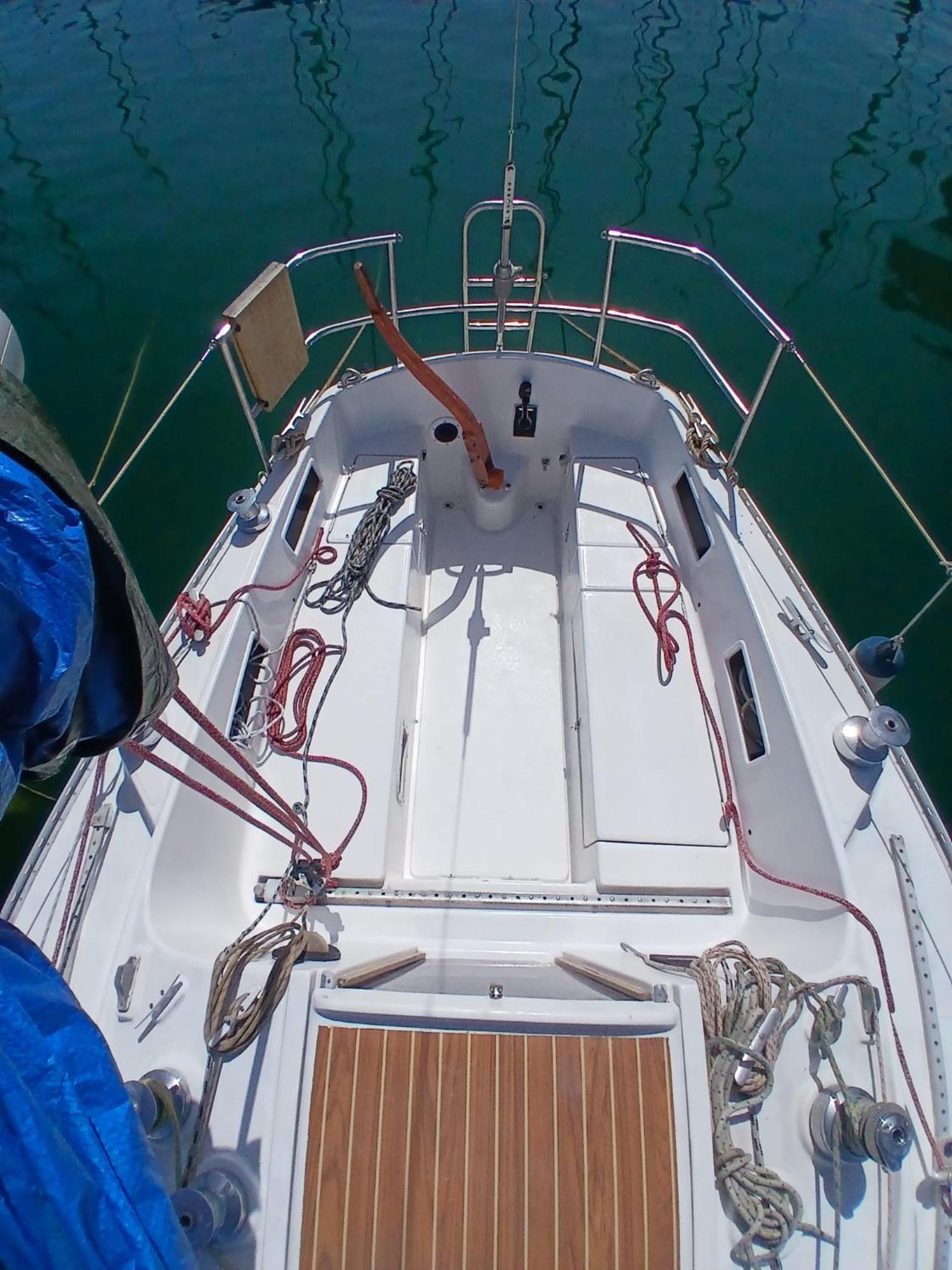 Botel Sailing Experience In Barcelona